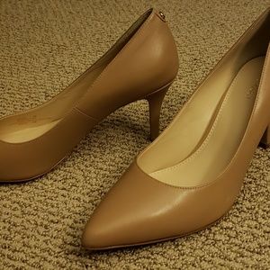 Cole Haan  Pump  size 8